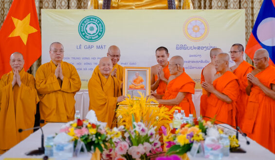 Tăng cường mối quan hệ Phật giáo Việt Nam – Lào