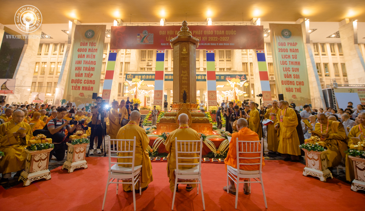 Tụng kinh Chuyển Pháp Luân cầu nguyện cho Đại hội đại biểu Phật giáo toàn quốc