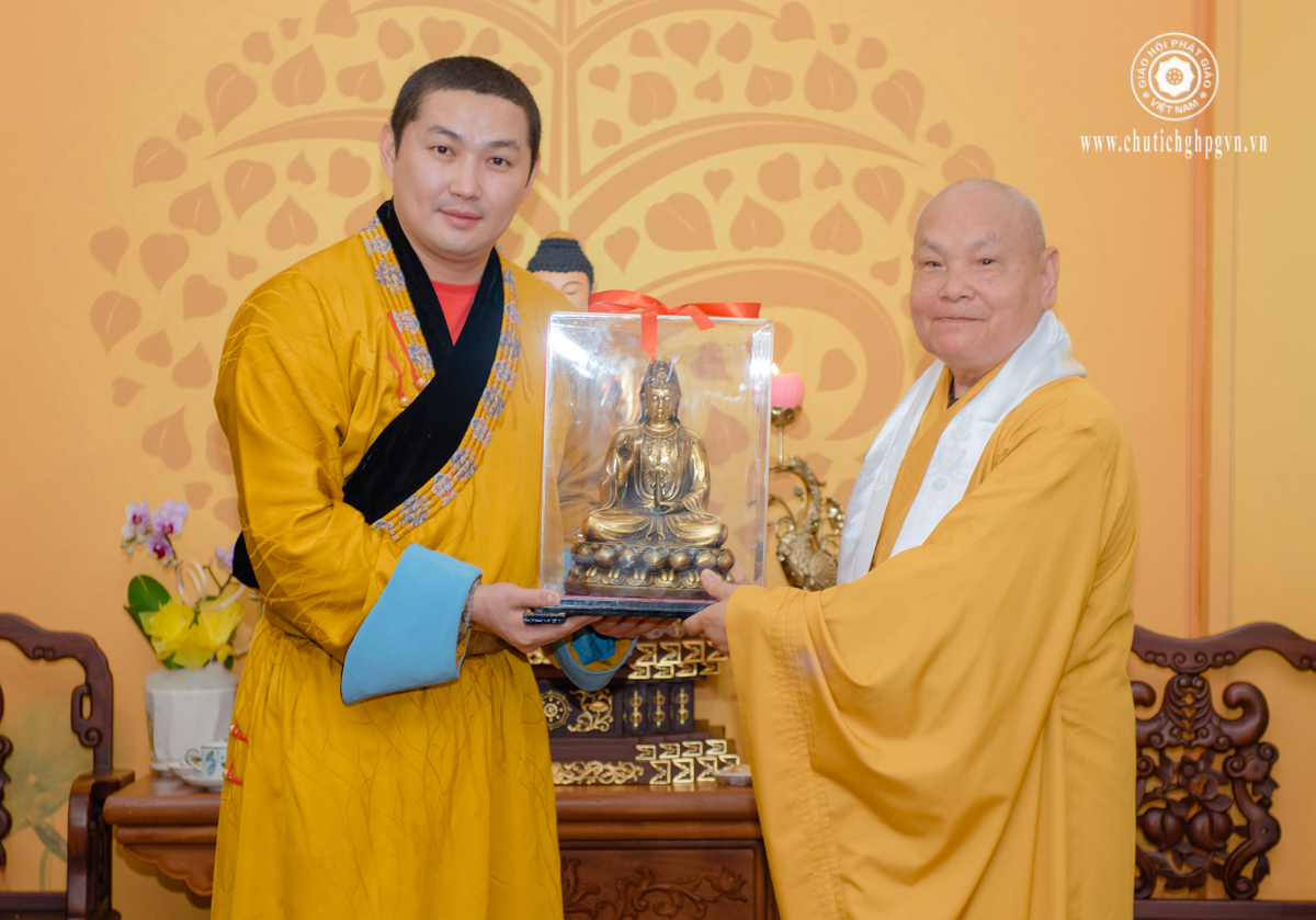 Phái đoàn Phật giáo Mông Cổ thăm Hòa thượng Chủ tịch