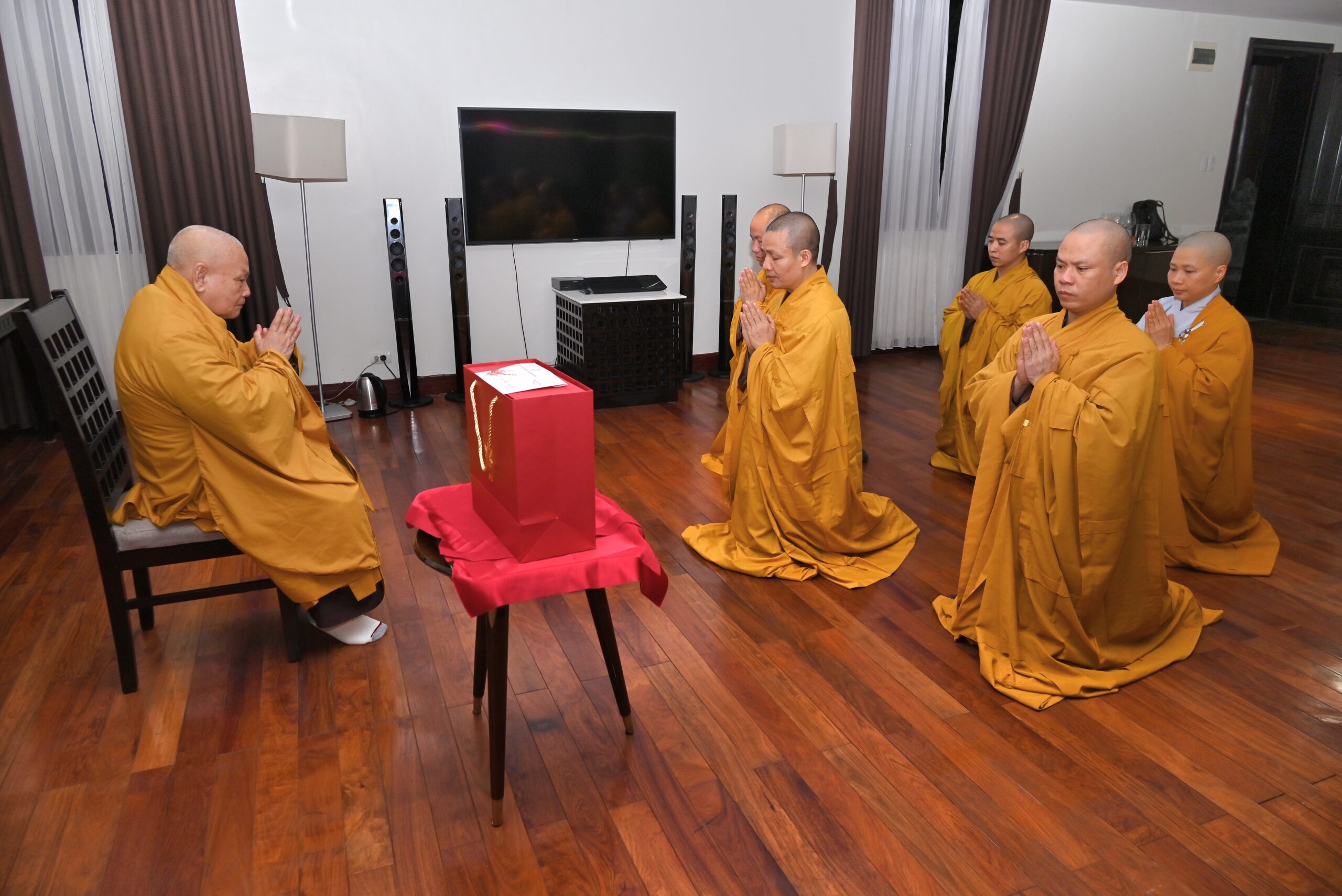 Ban Trị sự Phật giáo tỉnh Ninh Bình khánh tuế Hòa thượng Chủ tịch