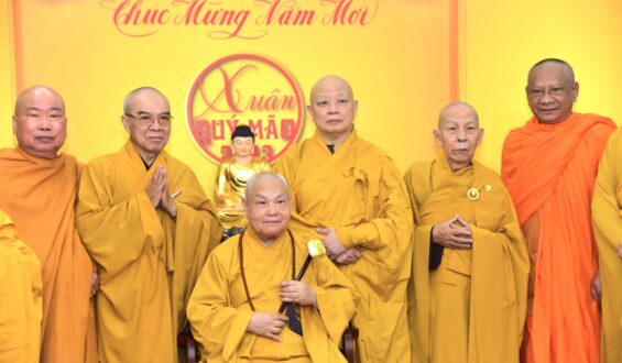 Ban Trị sự Phật giáo TP.HCM khánh tuế Hòa thượng Chủ tịch