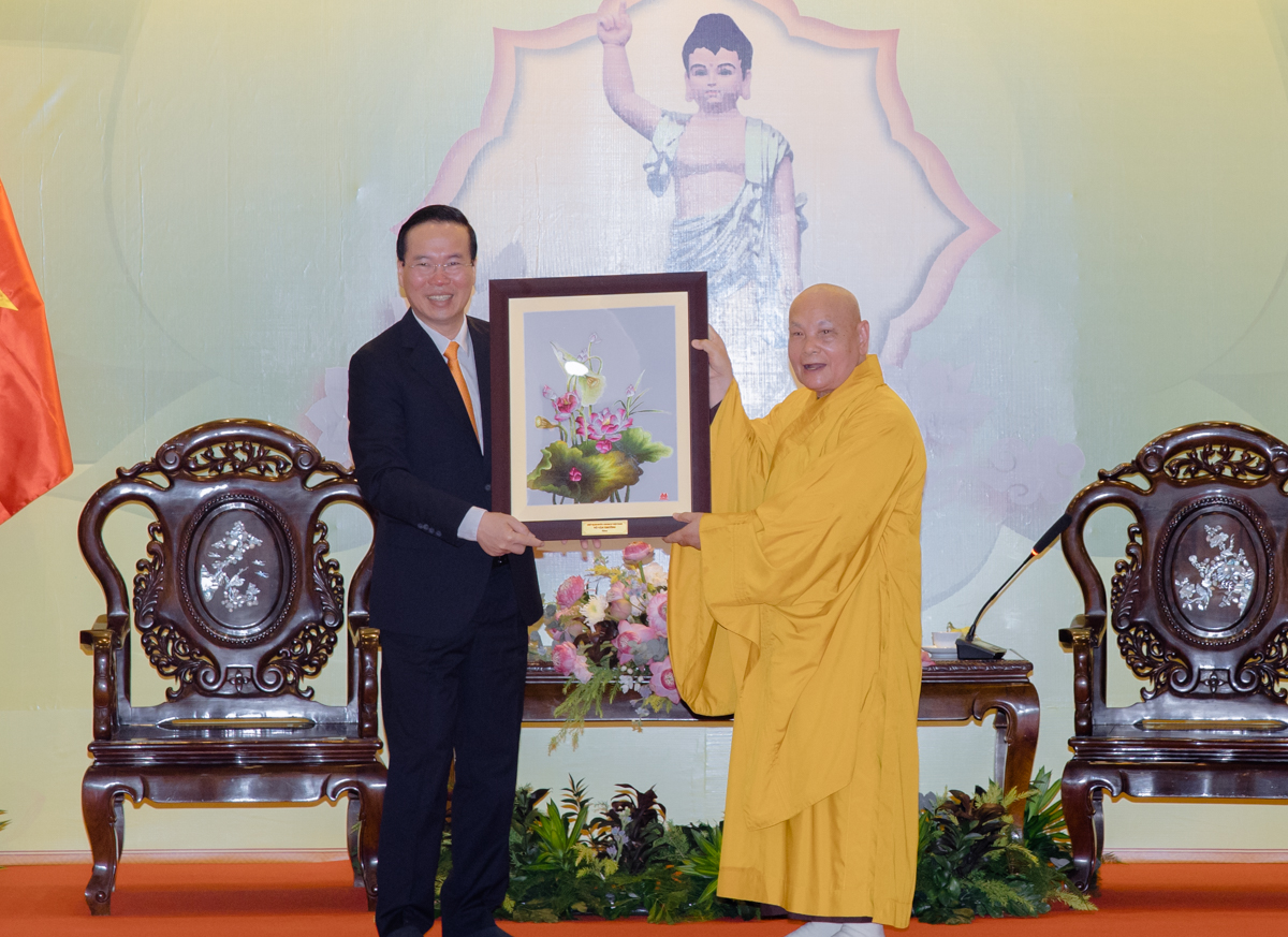 Chủ tịch nước Võ Văn Thưởng chúc mừng Phật đản Hòa thượng Chủ tịch GHPGVN