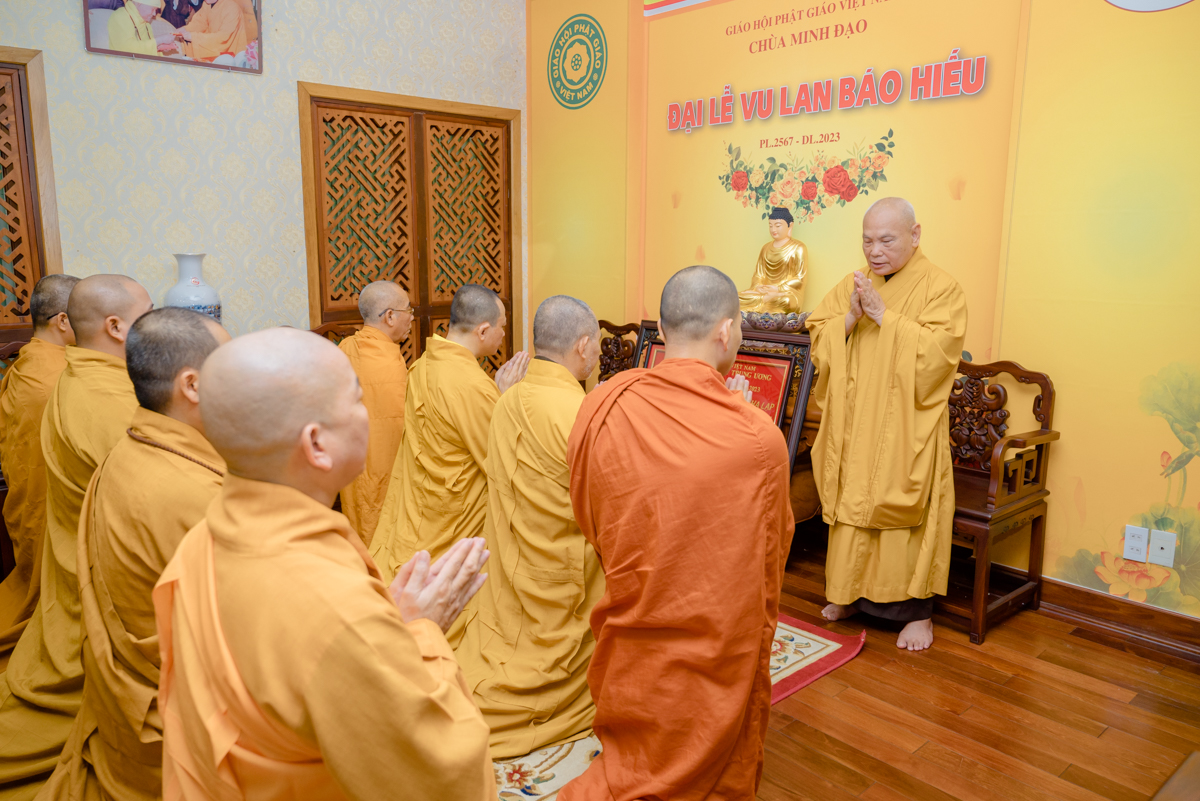 Ban Hướng dẫn Phật tử và Ban Từ thiện xã hội Trung ương khánh tuế Hòa thượng Chủ tịch