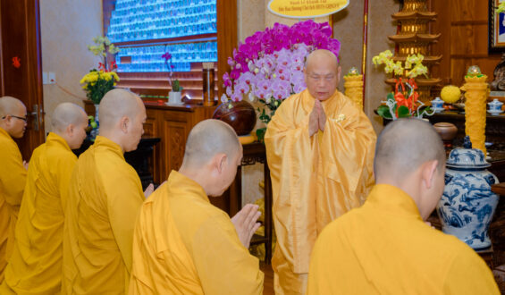 Ấm áp lễ khánh tuế tại chùa Minh Đạo