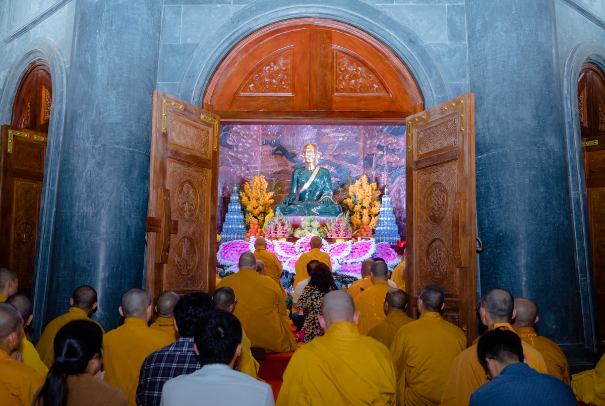 Linh thiêng Lễ an vị tượng ngọc Phật Hoàng Trần Nhân Tông tại Tháp Phúc Sơn (Bắc Giang)