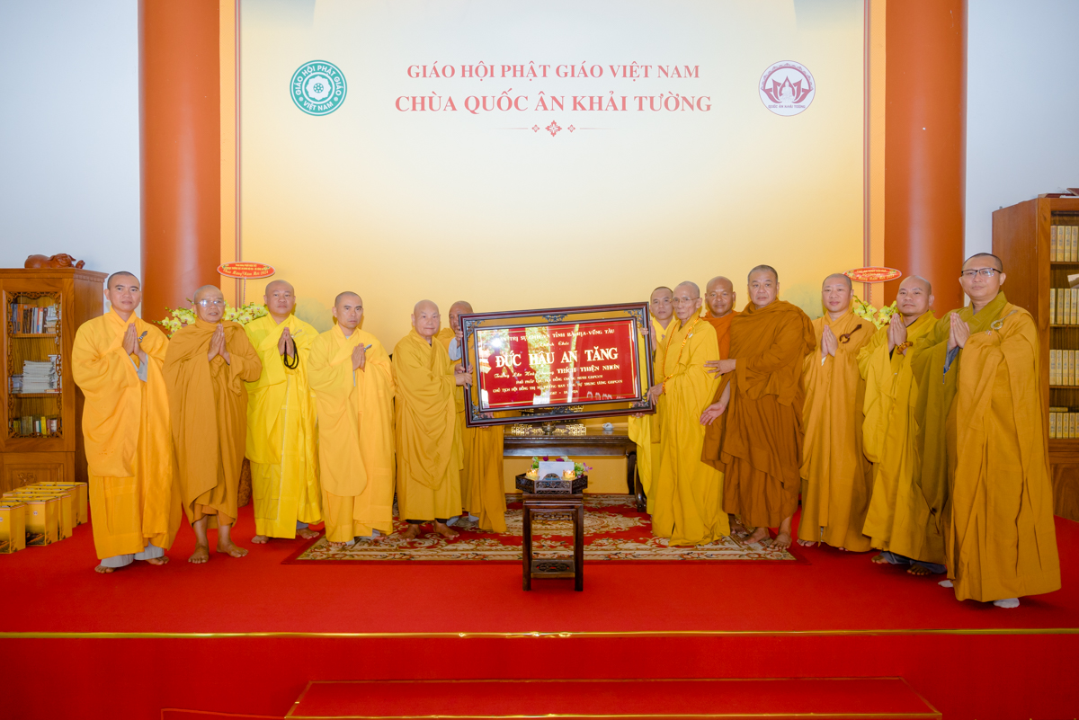 Ban Trị sự Phật giáo các tỉnh khánh tuế Hòa thượng Chủ tịch