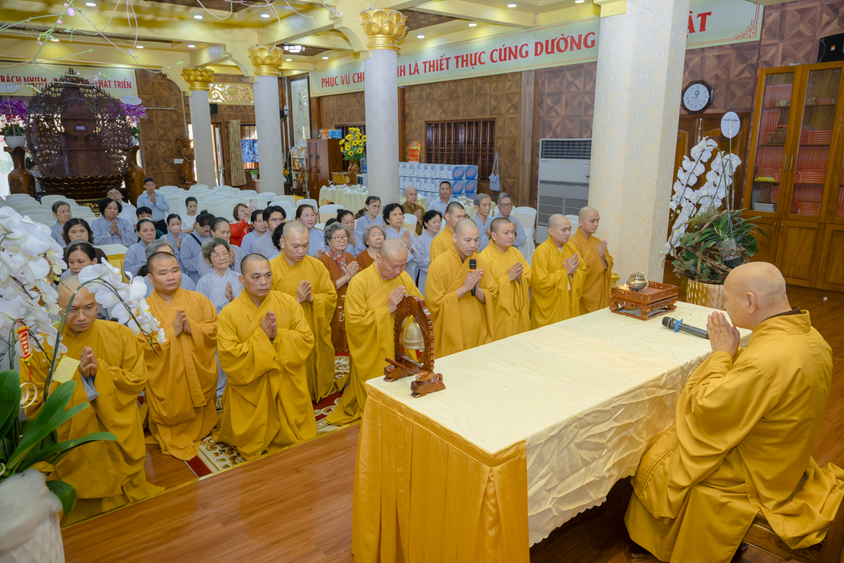 Đạo tràng chùa Minh Đạo họp mặt truyền thống và khánh tuế Hòa thượng Tôn sư