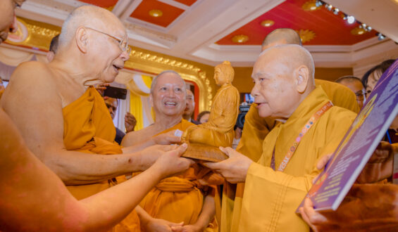 Trưởng lão Hòa thượng Chủ tịch dự Đại lễ Vesak Liên Hiệp Quốc lần thứ 19 tại Thái Lan