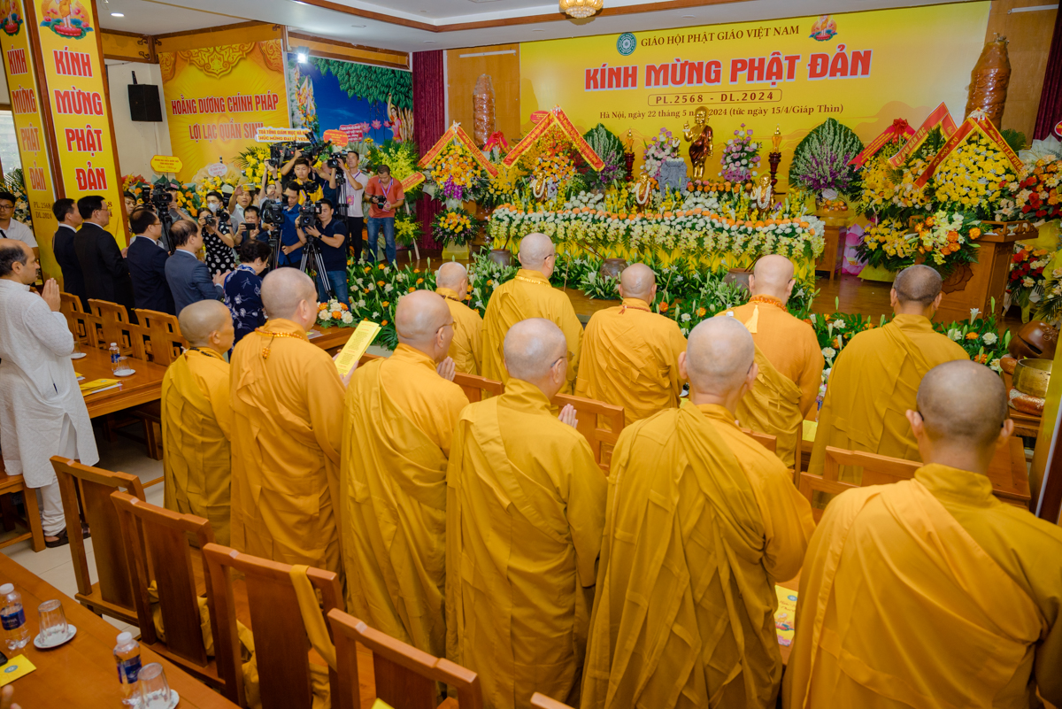 Trung ương Giáo hội trọng thể kính mừng Đại lễ Phật Đản PL.2568