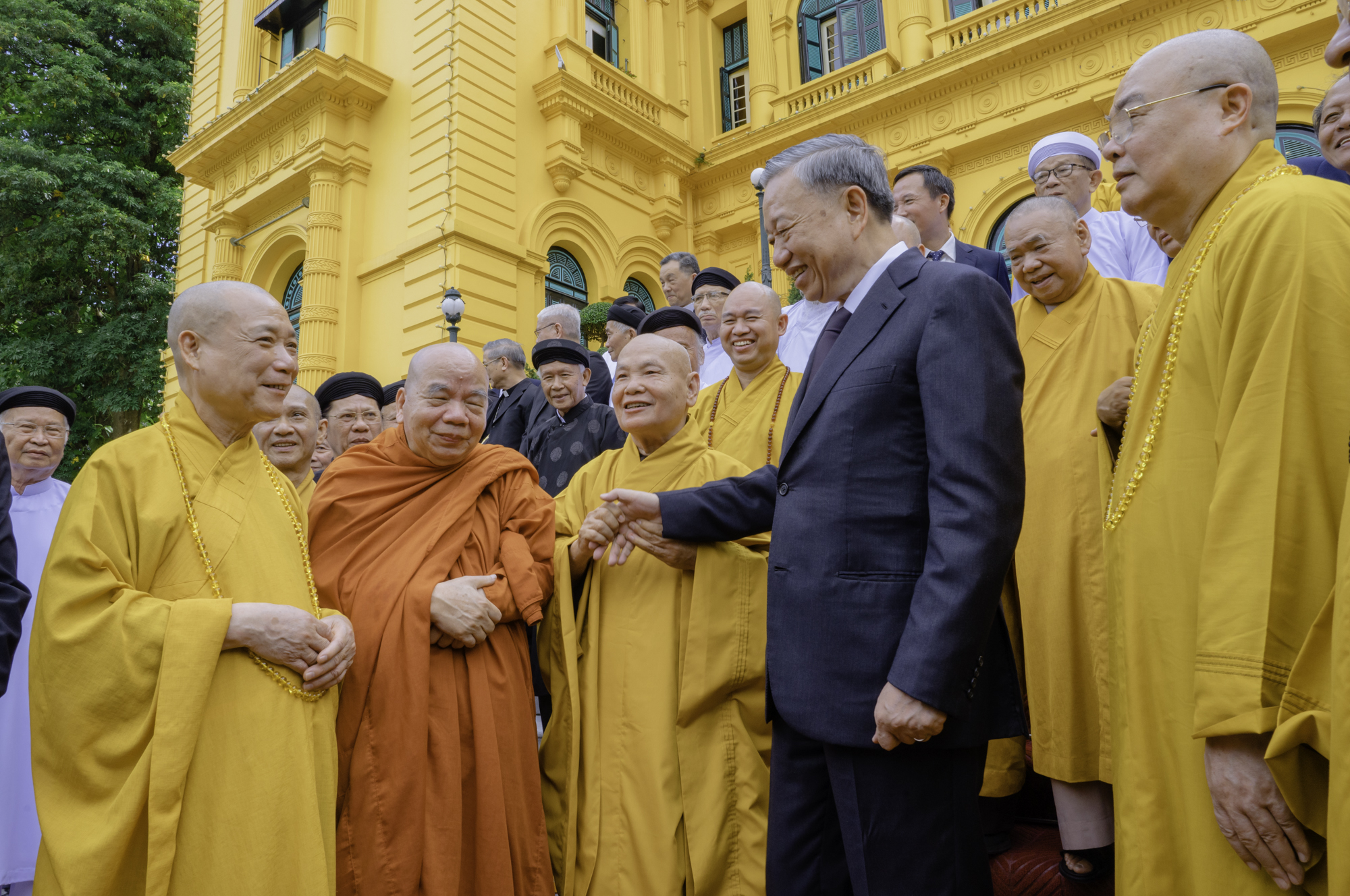 Chủ tịch nước Tô Lâm gặp gỡ chức sắc lãnh đạo các tôn giáo