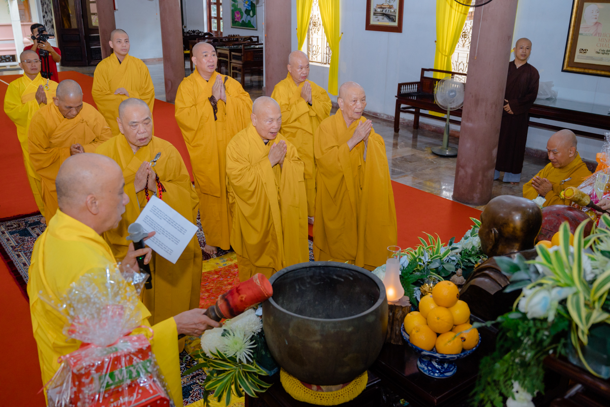 Trung ương Giáo hội dâng hương tưởng niệm Trưởng lão Hòa thượng Thích Minh Châu