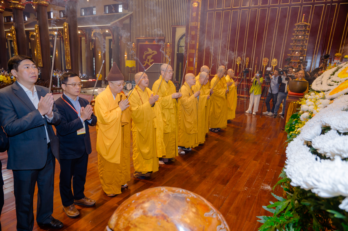 Trung ương Giáo hội tưởng niệm 716 năm Phật hoàng Trần Nhân Tông nhập Niết bàn, tại Yên Tử