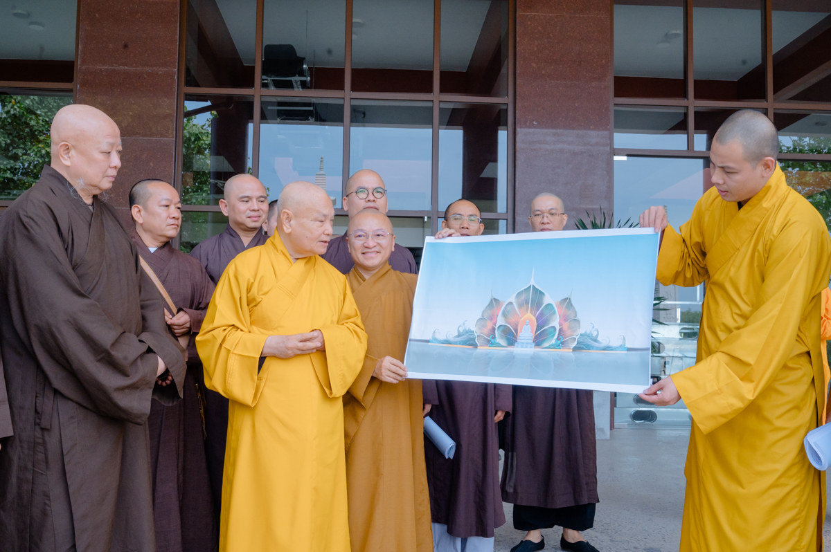 Trưởng lão Hòa thượng Chủ tịch kiểm tra công tác tổ chức Đại lễ Vesak LHQ tại Học viện Phật giáo Việt Nam TP.HCM