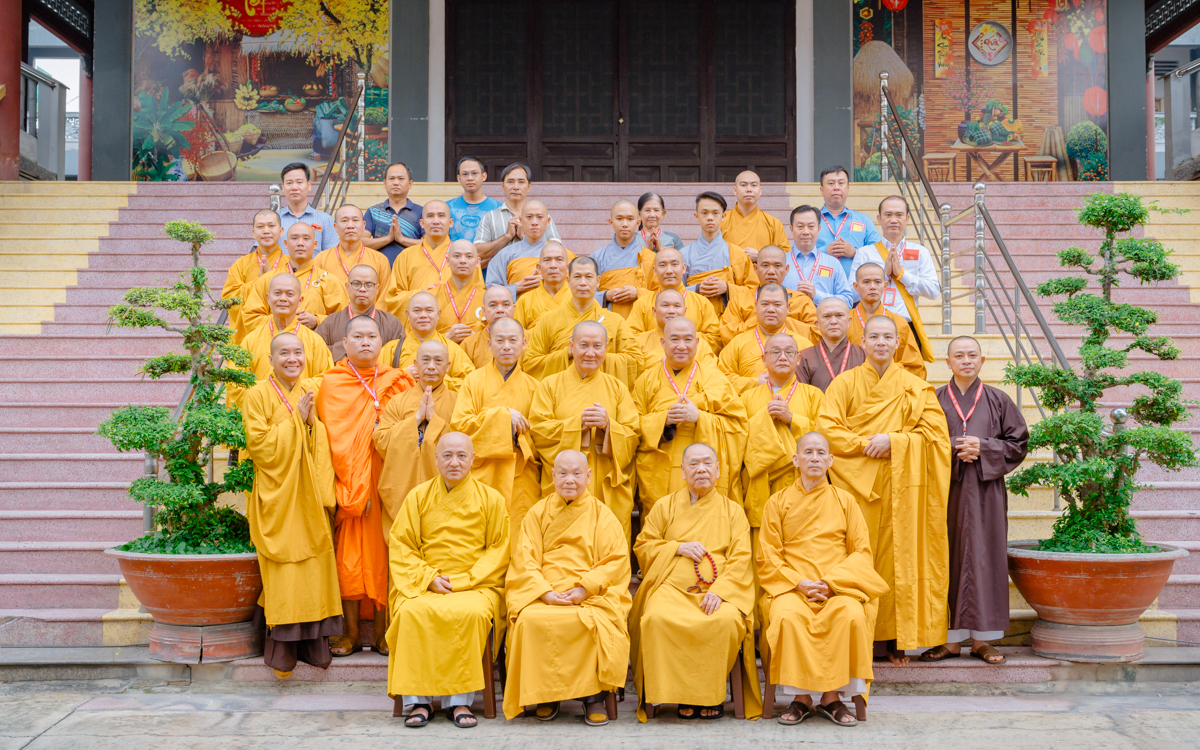 Văn phòng 2 Trung ương khánh tuế Trưởng lão Hòa thượng Chủ tịch và chư tôn đức lãnh đạo Giáo hội